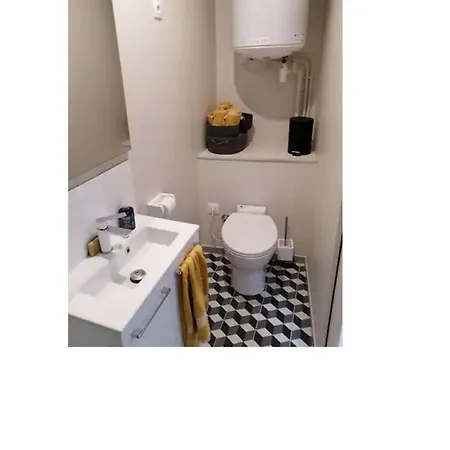 Un A La Avec Douche Et Wc Privatifs Δωμάτια σε οικογενειακή κατοικία *